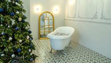 how to decorate bathroom for christmas